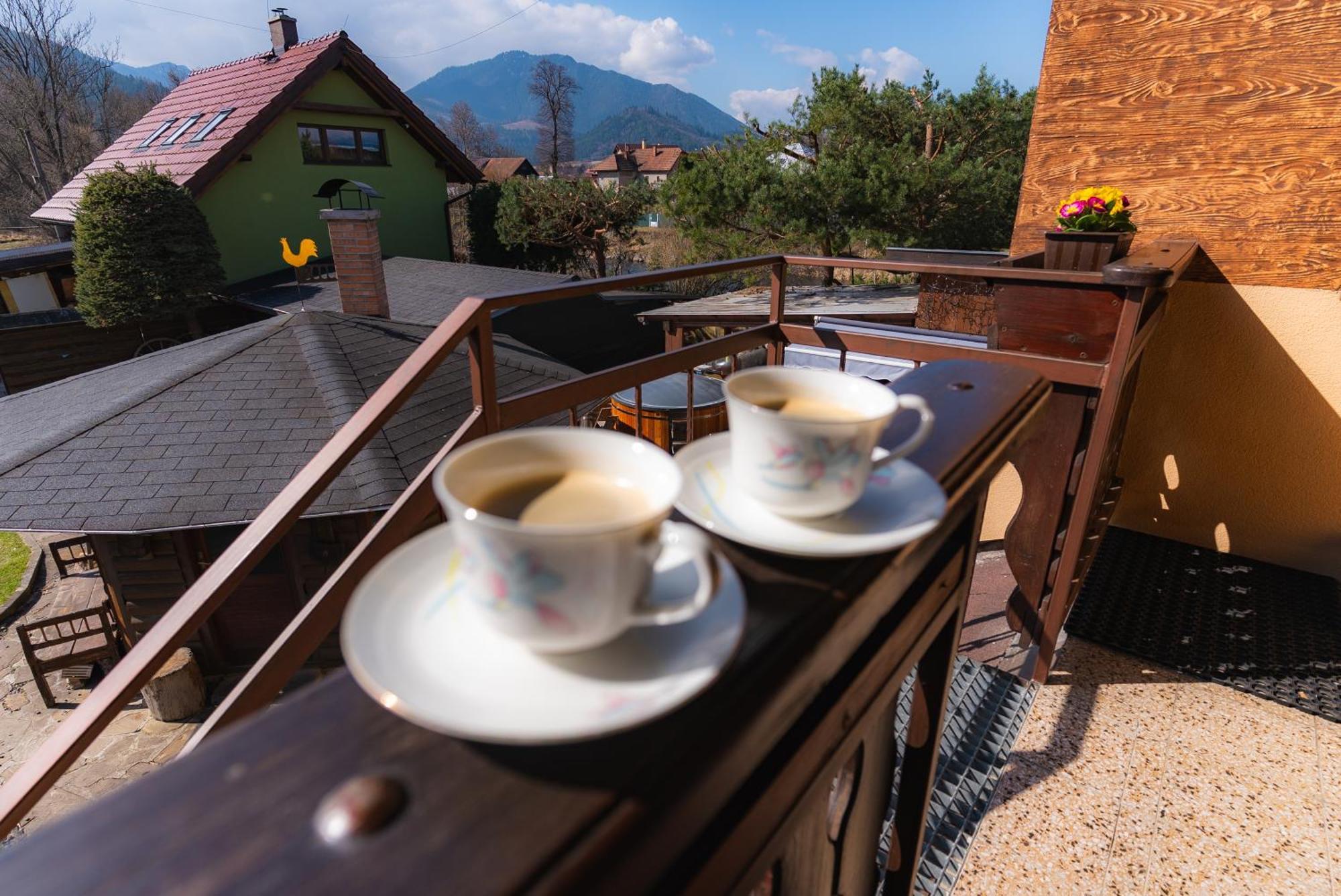 Privat Prima Hotell Liptovský Ján Exteriör bild