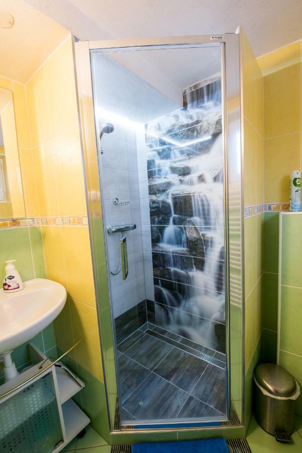 Privat Prima Hotell Liptovský Ján Exteriör bild